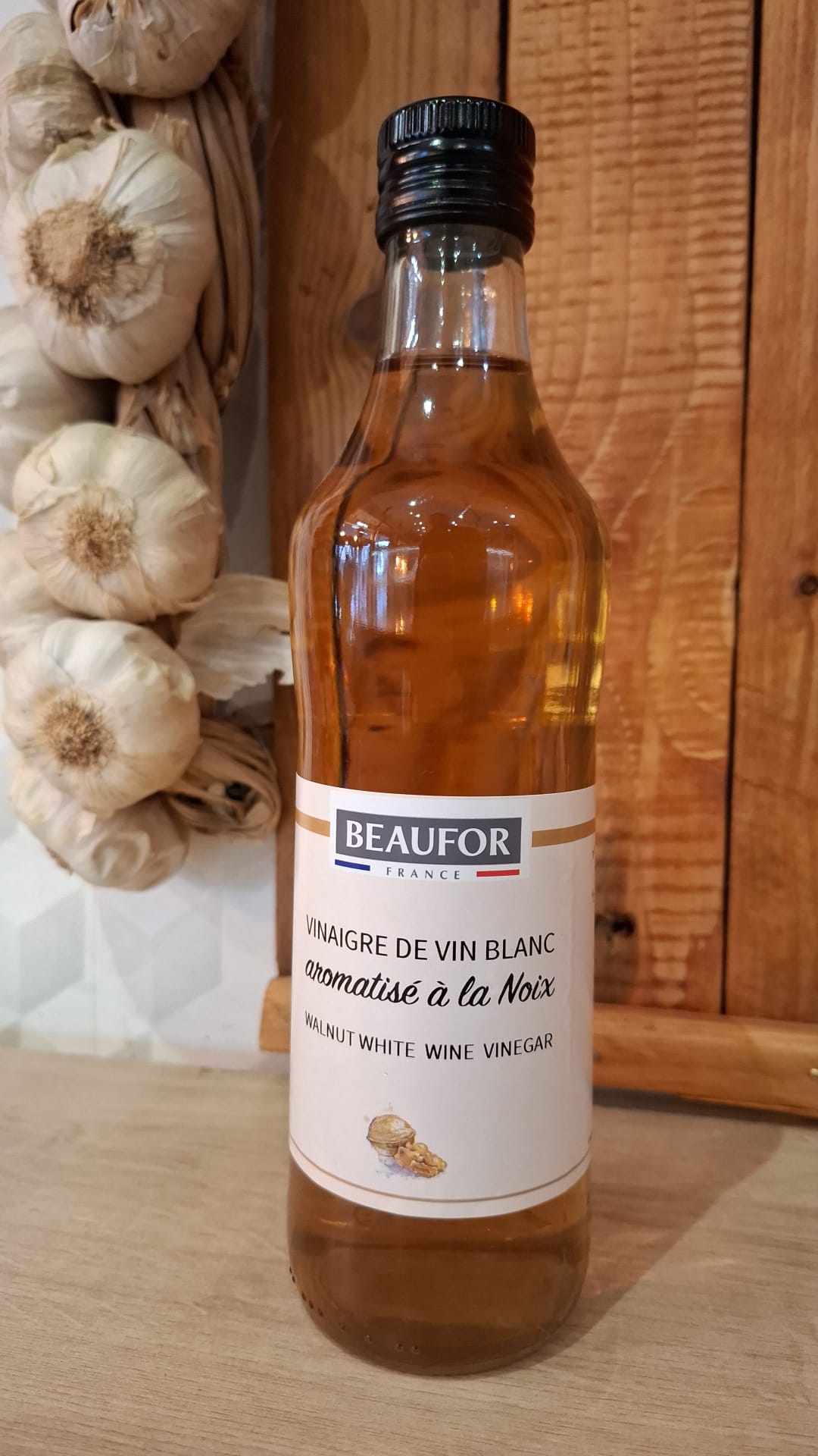 Vinaigre de vin blanc aromatisé à la noix