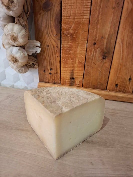 AOP OSSAU YRATY 8 mois 34€ le kg ( 644g )