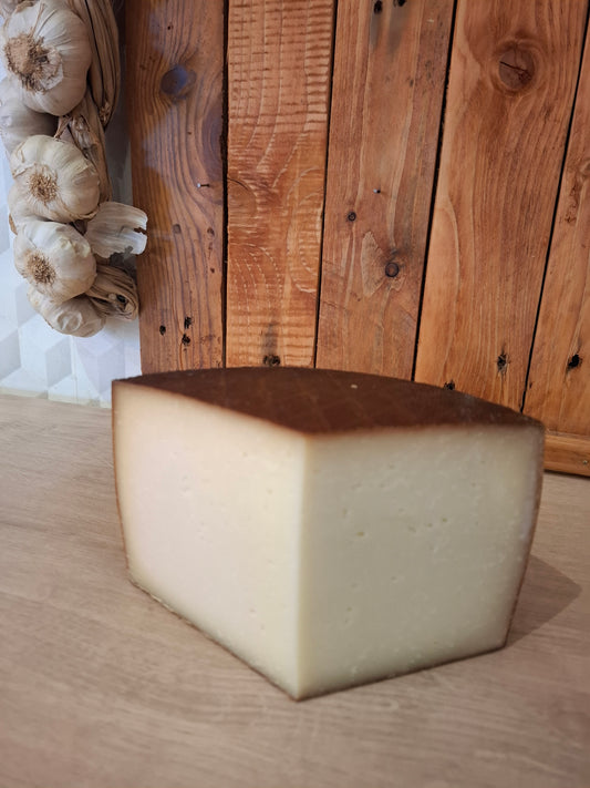 Brebis fumé 6 mois 32€ le kg ( 984g )